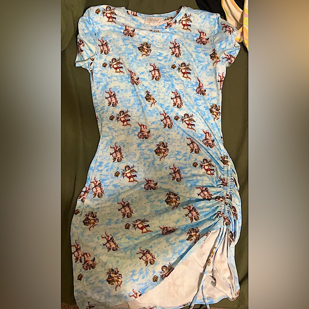 Blue Dress that I only used once. Médium size